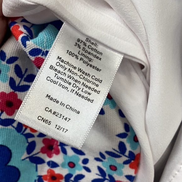 Talbots Geo Daises Stretch Canvas Skirt Size 2 - Picture 6 of 6